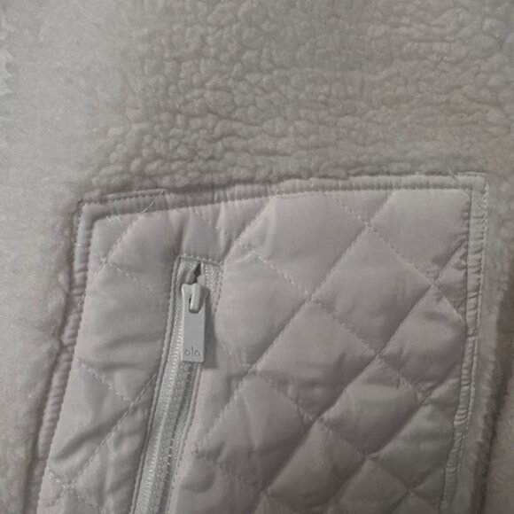 Alo Yoga Sherpa Edge Bomber White Size S - Picture 13 of 15